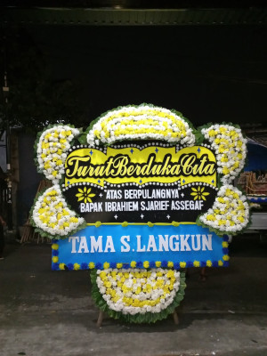 Papan Bunga Duka di Mlandingan